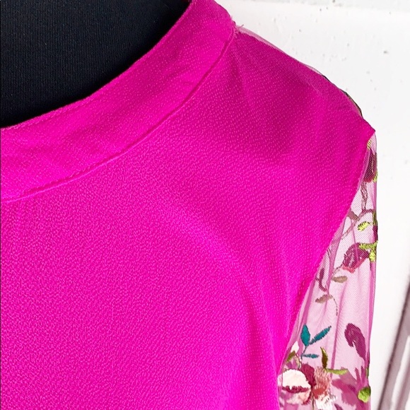 Umgee Best Shot Embroidered Mesh Top - Picture 3 of 8